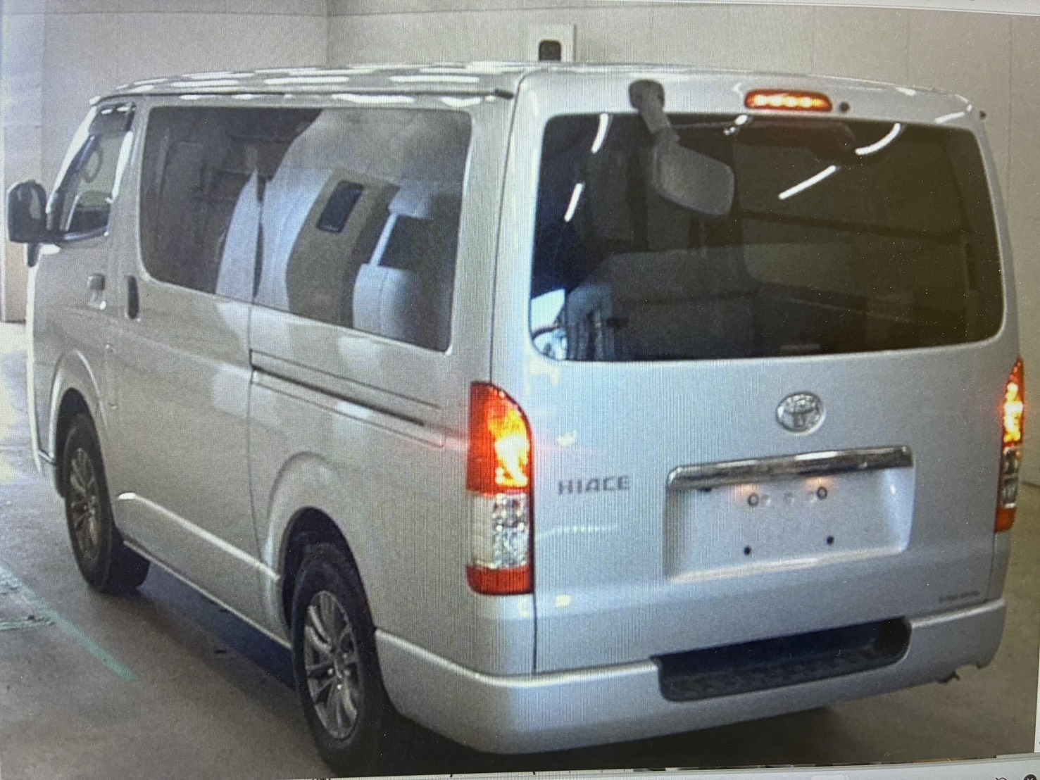 6型ハイエース 後方外観